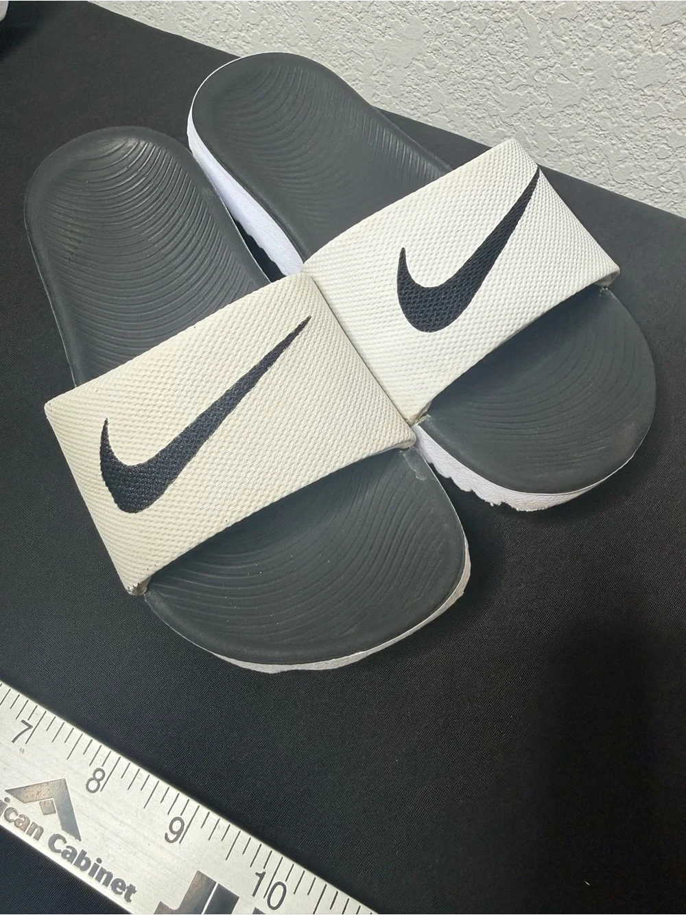 Nike Kids' Black and White Slide Sandals - Comfortable Casual Wear size 1Y